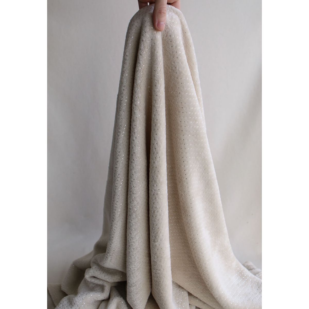 Polaire douce beige motif pois argentés