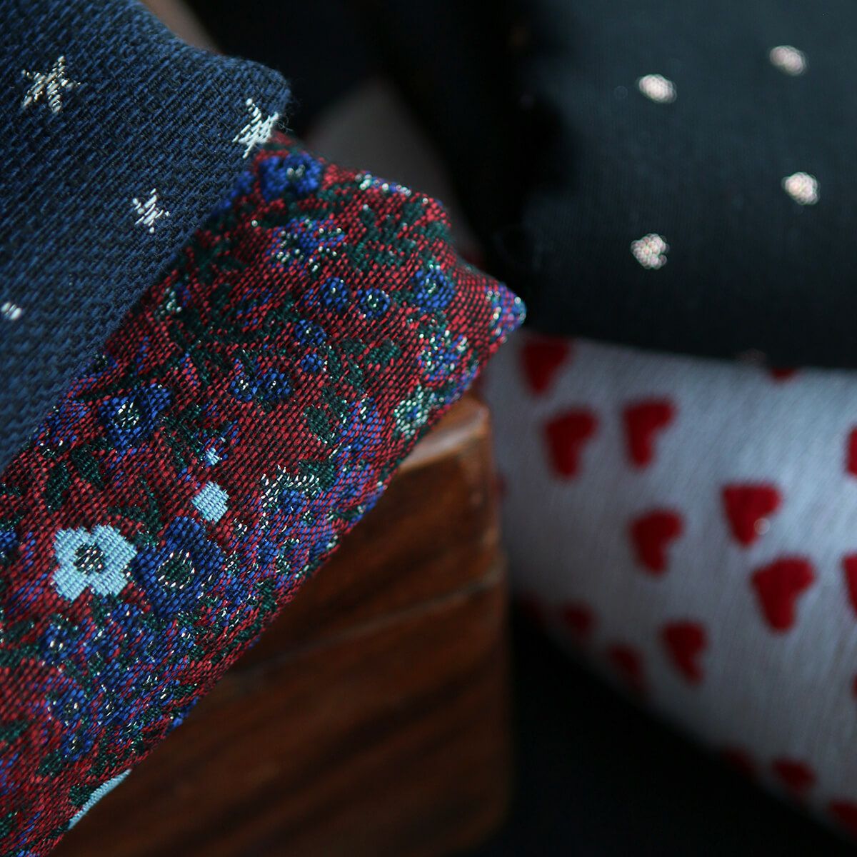 Garino - Tissu Brocart jacquard bleu marine / doré made in France