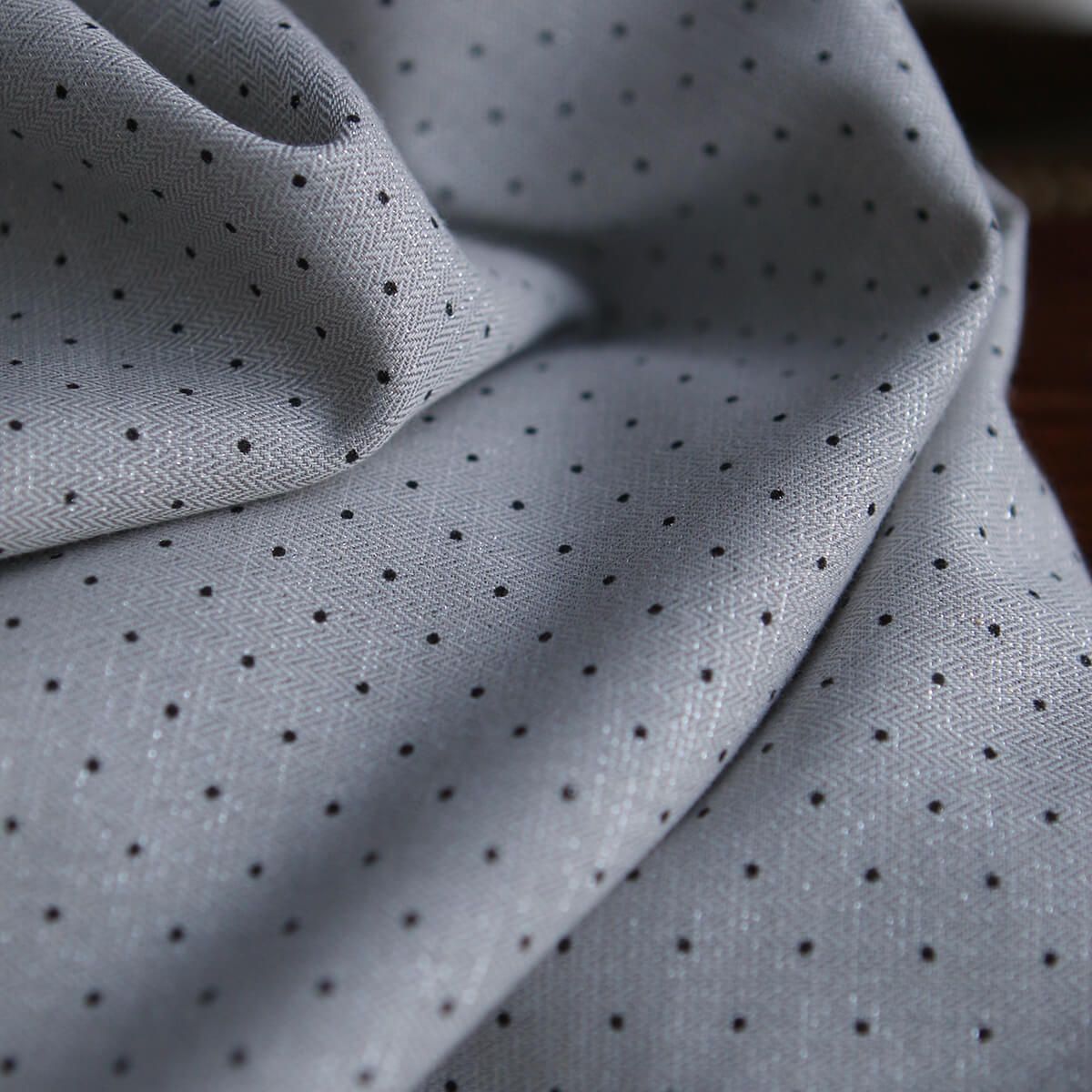 Tissu sergé / twill de coton imprimé pois noir gris et argenté