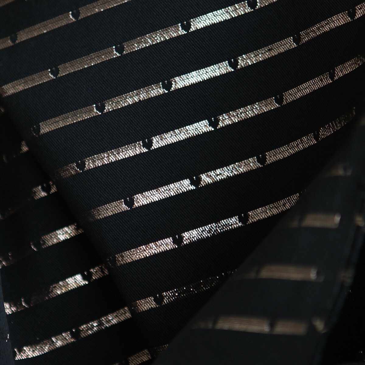 Reddia - Tissu Brocart jacquard bleu marine / doré made in France