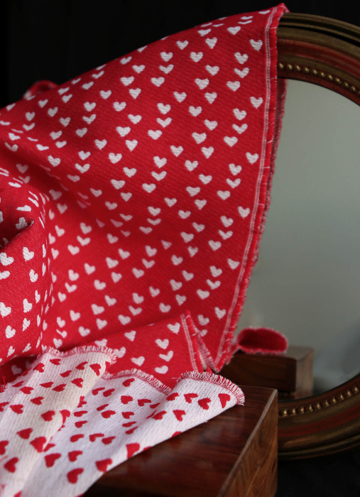 Merry - Tissu jacquard coeurs rouge et blanc / doré made in France