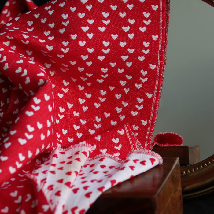 Merry - Tissu jacquard coeurs rouge et blanc / doré made in France