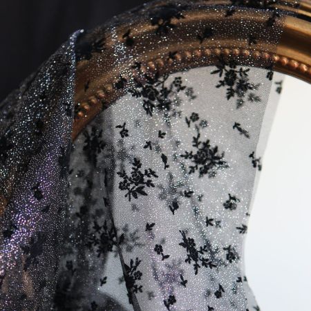 Tulle souple Made in France noir / argenté floqué fleurs velours noir