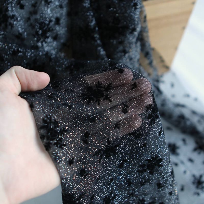 Tulle souple Made in France noir / argenté floqué fleurs velours noir