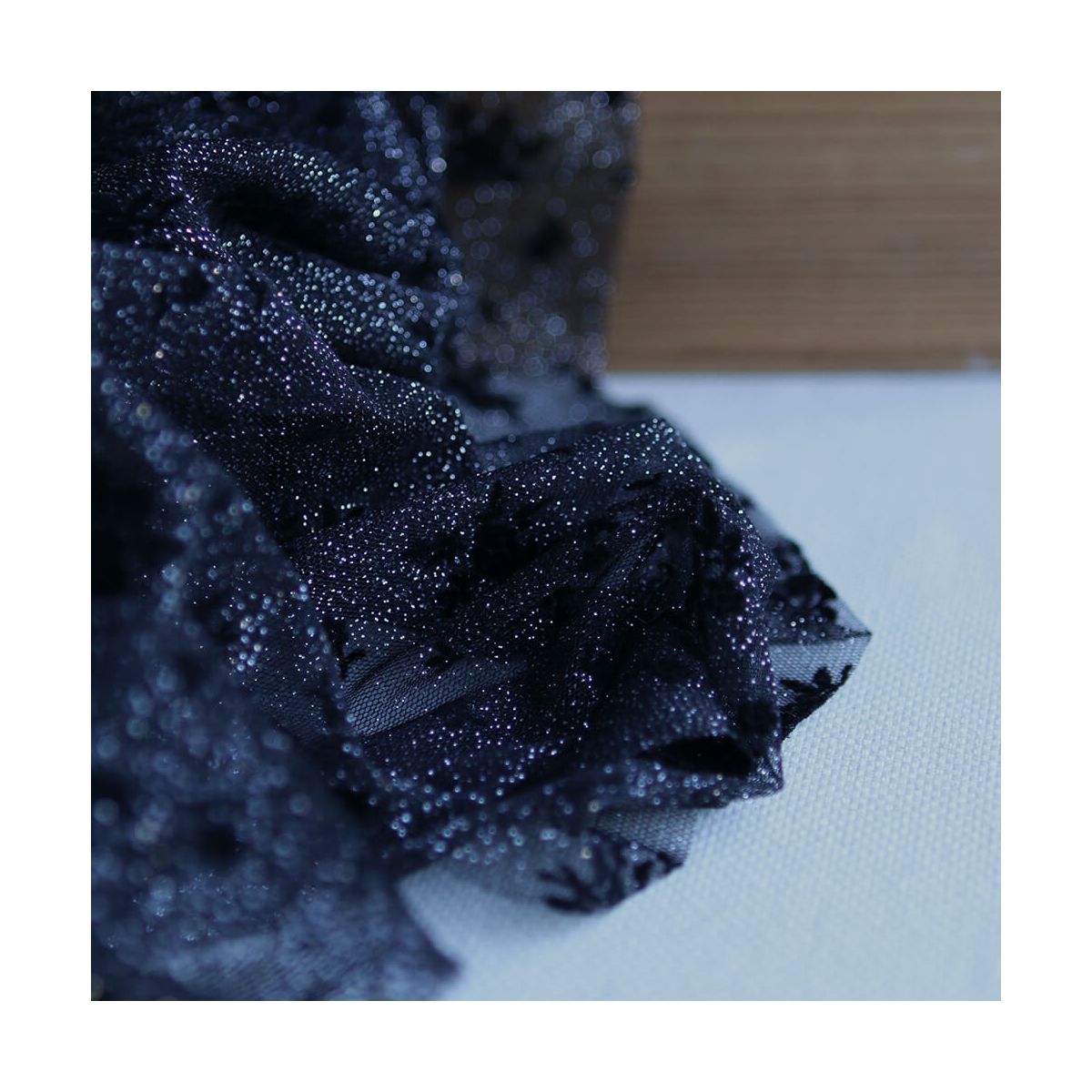 Tulle souple Made in France noir / argenté floqué fleurs velours noir