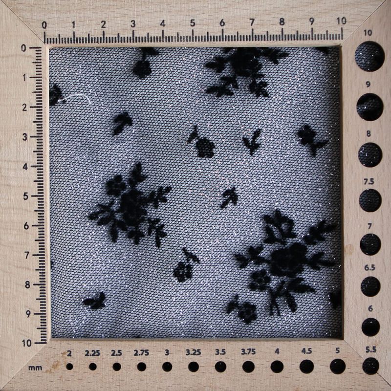 Tulle souple Made in France noir / argenté floqué fleurs velours noir