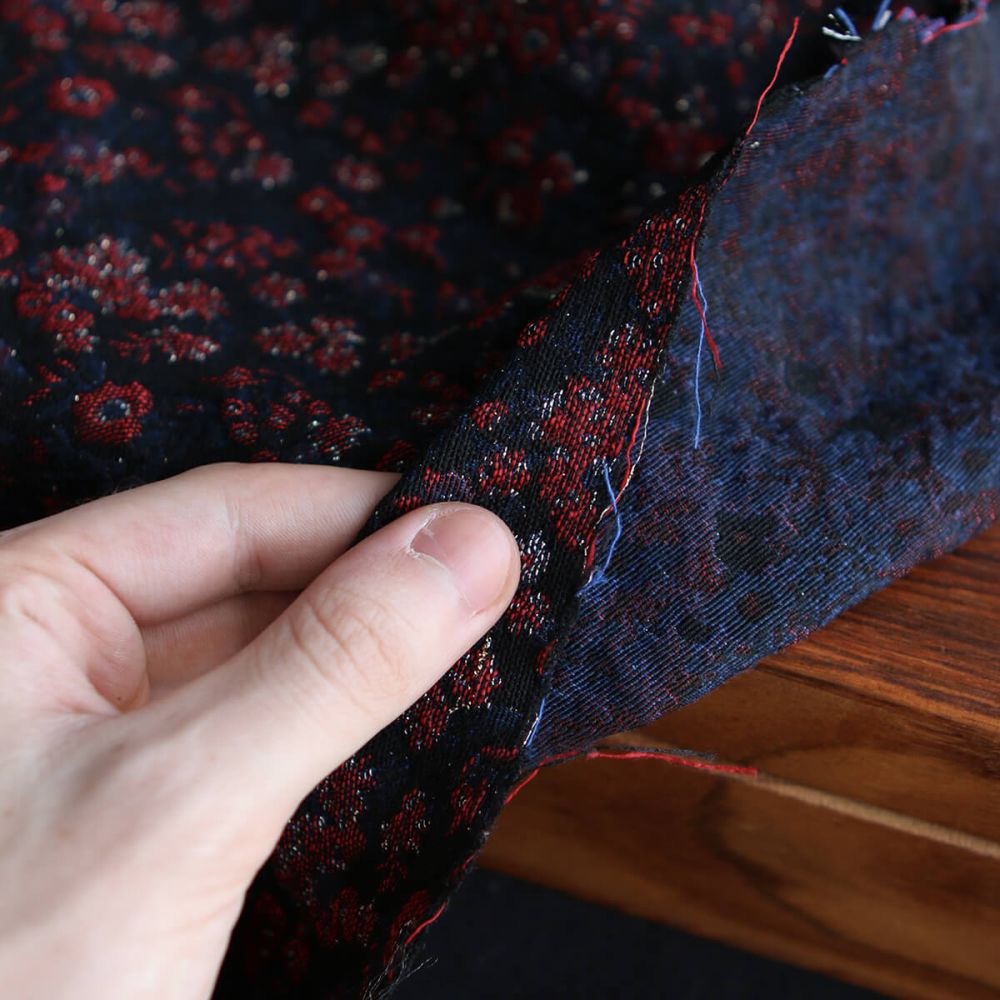 Azalée - Tissu jacquard coeurs rouge et blanc / doré made in France