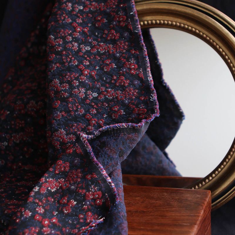 Azalée - Tissu jacquard coeurs rouge et blanc / doré made in France