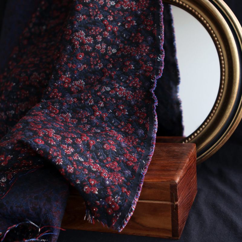 Azalée - Tissu jacquard coeurs rouge et blanc / doré made in France