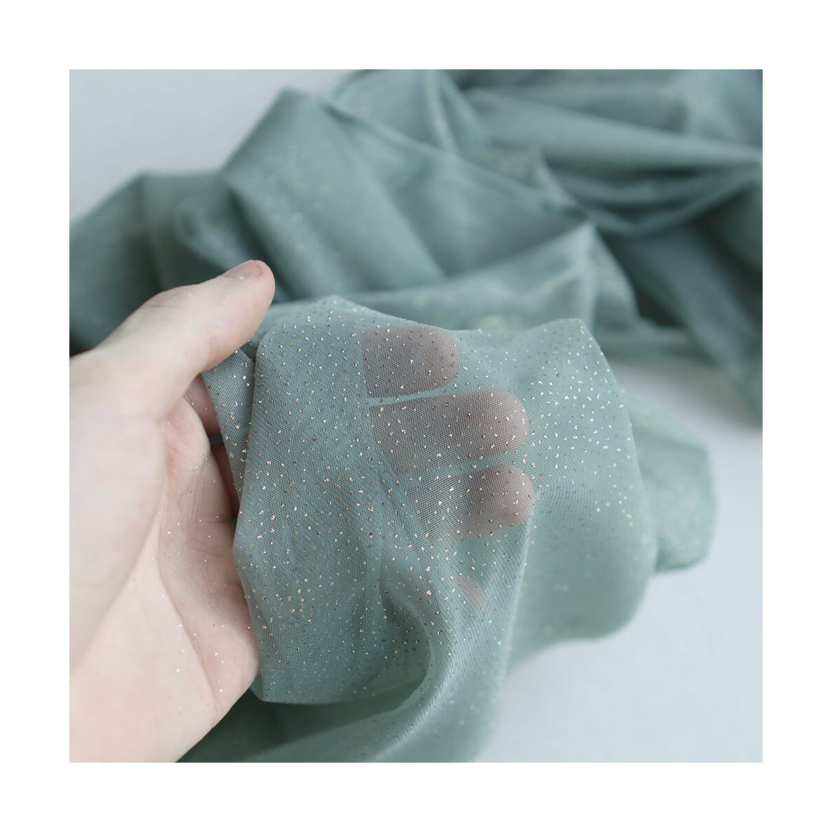 Tulle souple vert sauge / doré