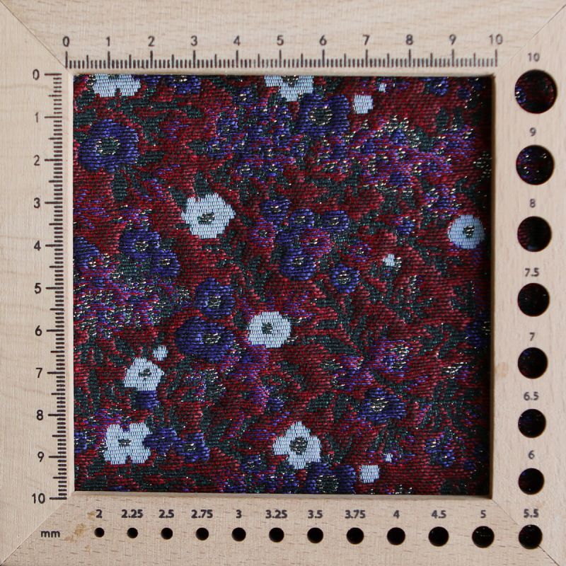 Azalée - Tissu jacquard fond rouge / fleuri bleu et doré made in France