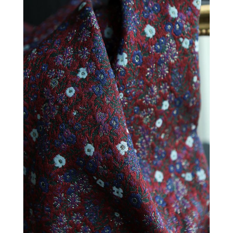Azalée - Tissu jacquard fond rouge / fleuri bleu et doré made in France