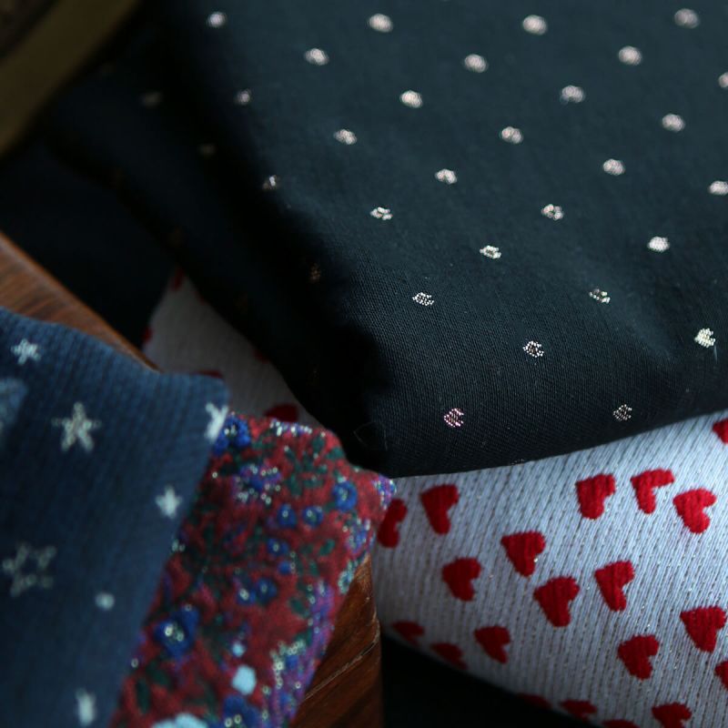 Azalée - Tissu jacquard fond rouge / fleuri bleu et doré made in France