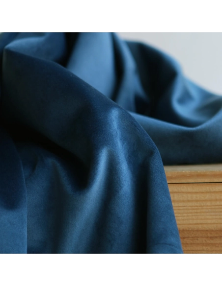 Velours ras coloris saphir