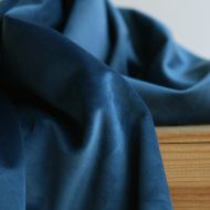 Velours ras coloris saphir