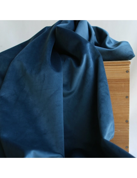 Velours ras coloris saphir