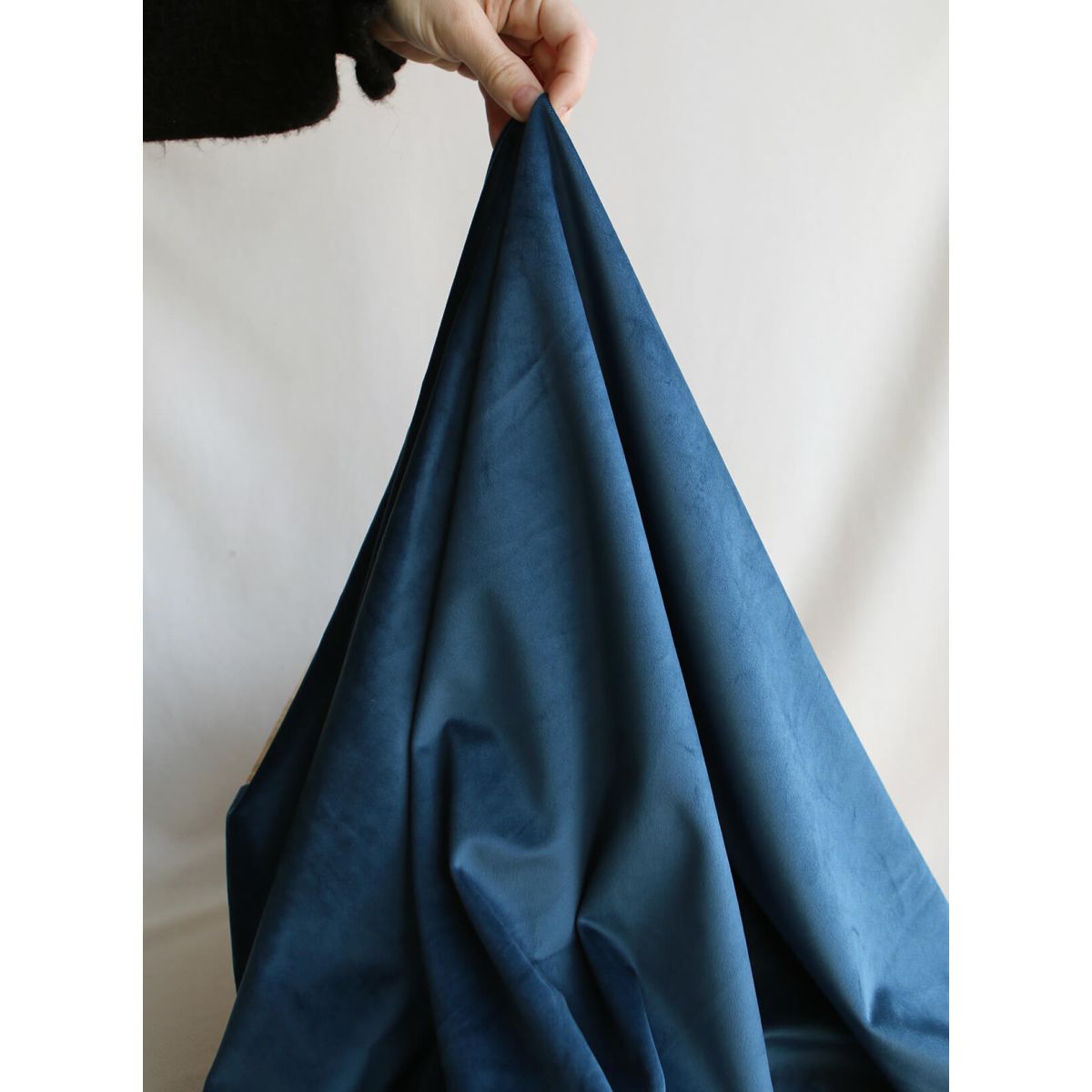 Velours ras coloris saphir