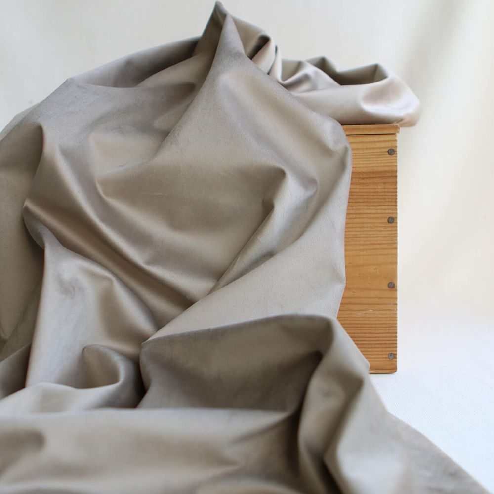 Velours ras coloris champagne