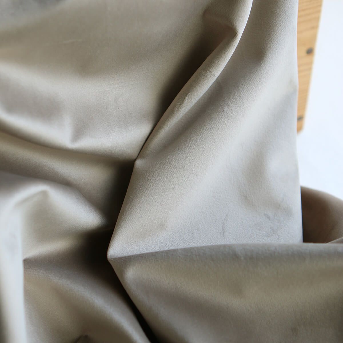 Velours ras coloris champagne