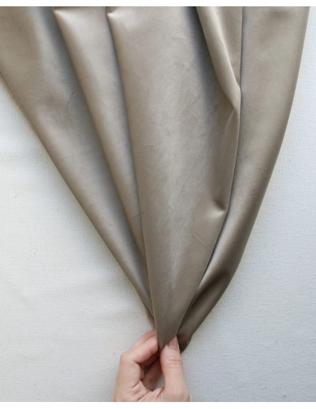 Velours ras coloris champagne