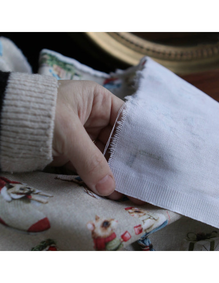 Toile de coton canvas motif animaux de noël fond beige