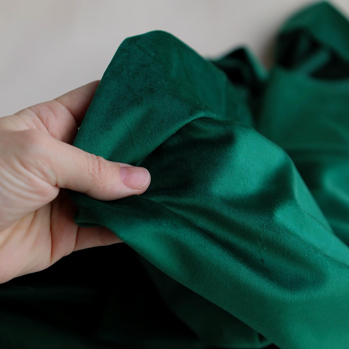 Velours ras coloris émeraude