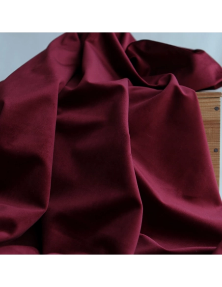 Velours ras coloris bordeaux