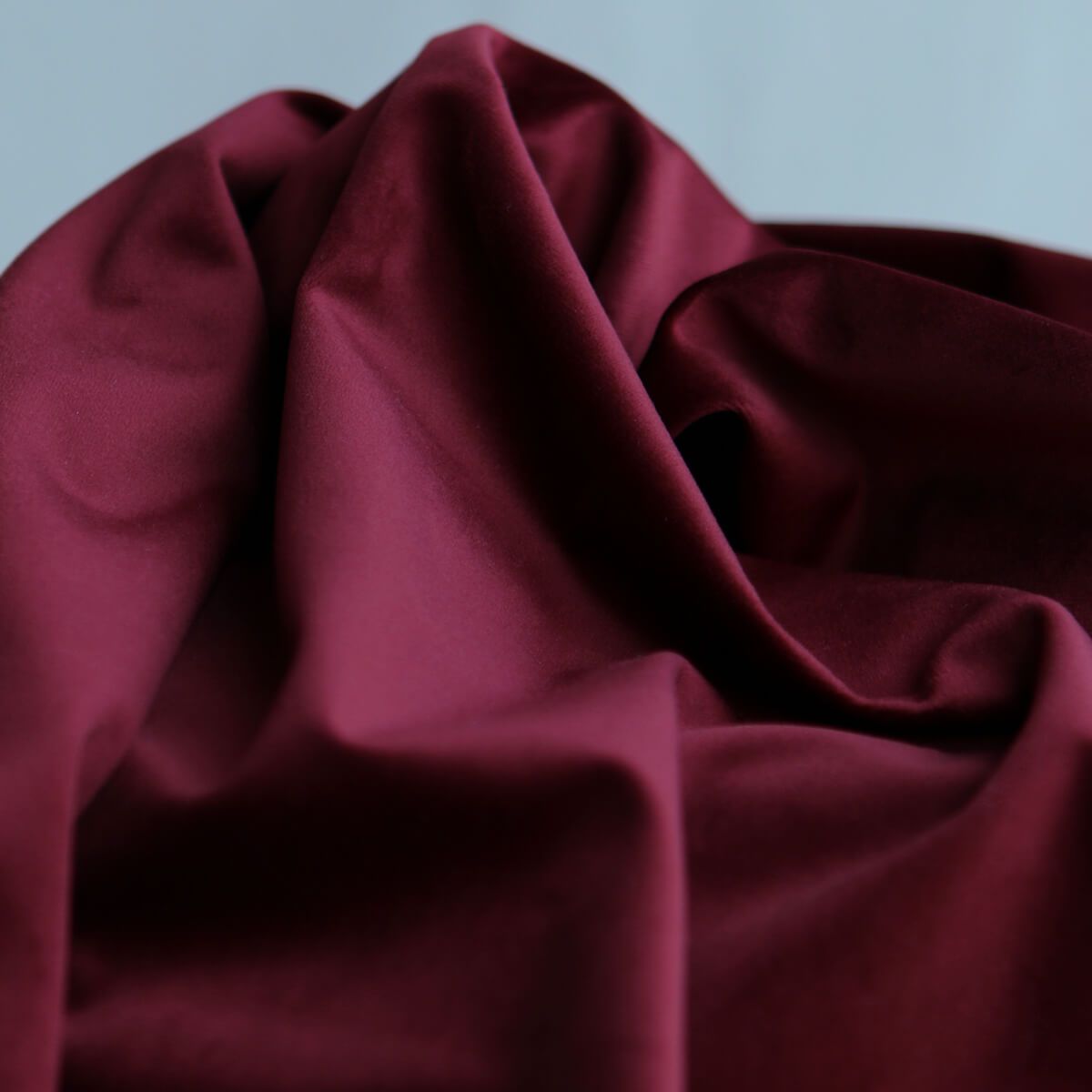 Velours ras coloris bordeaux