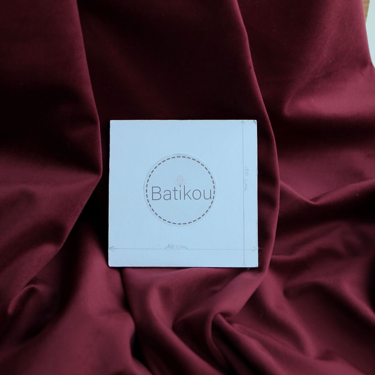 Velours ras coloris bordeaux