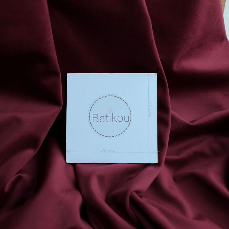 Velours ras coloris bordeaux