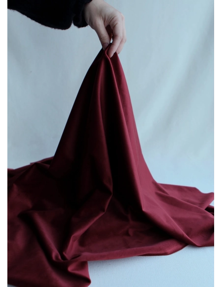Velours ras coloris bordeaux