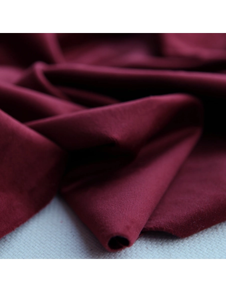 Velours ras coloris bordeaux
