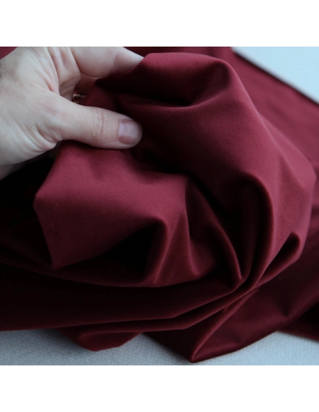 Velours ras coloris bordeaux