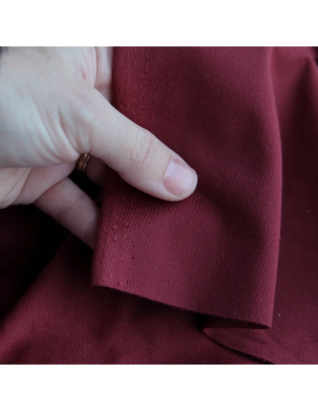 Velours ras coloris bordeaux