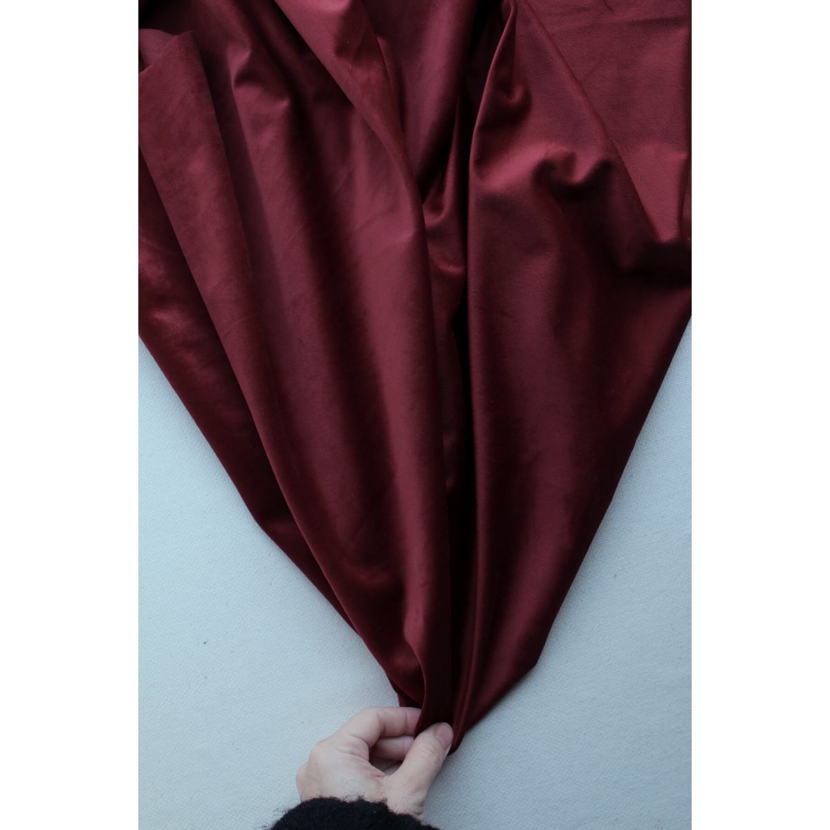 Velours ras coloris bordeaux