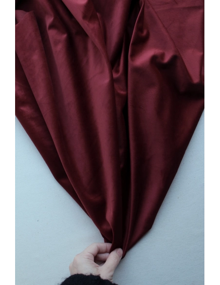 Velours ras coloris bordeaux
