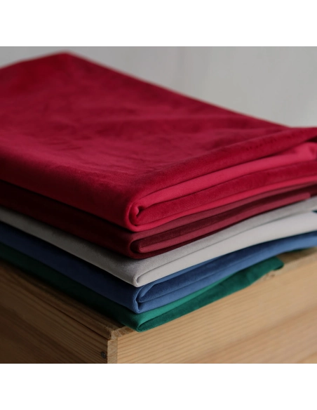 Velours ras coloris bordeaux