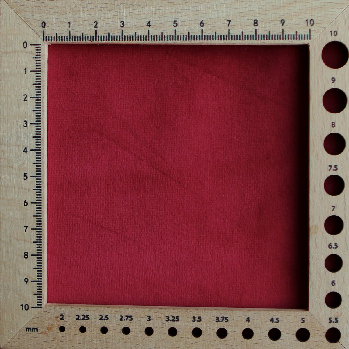 Velours ras coloris rubis