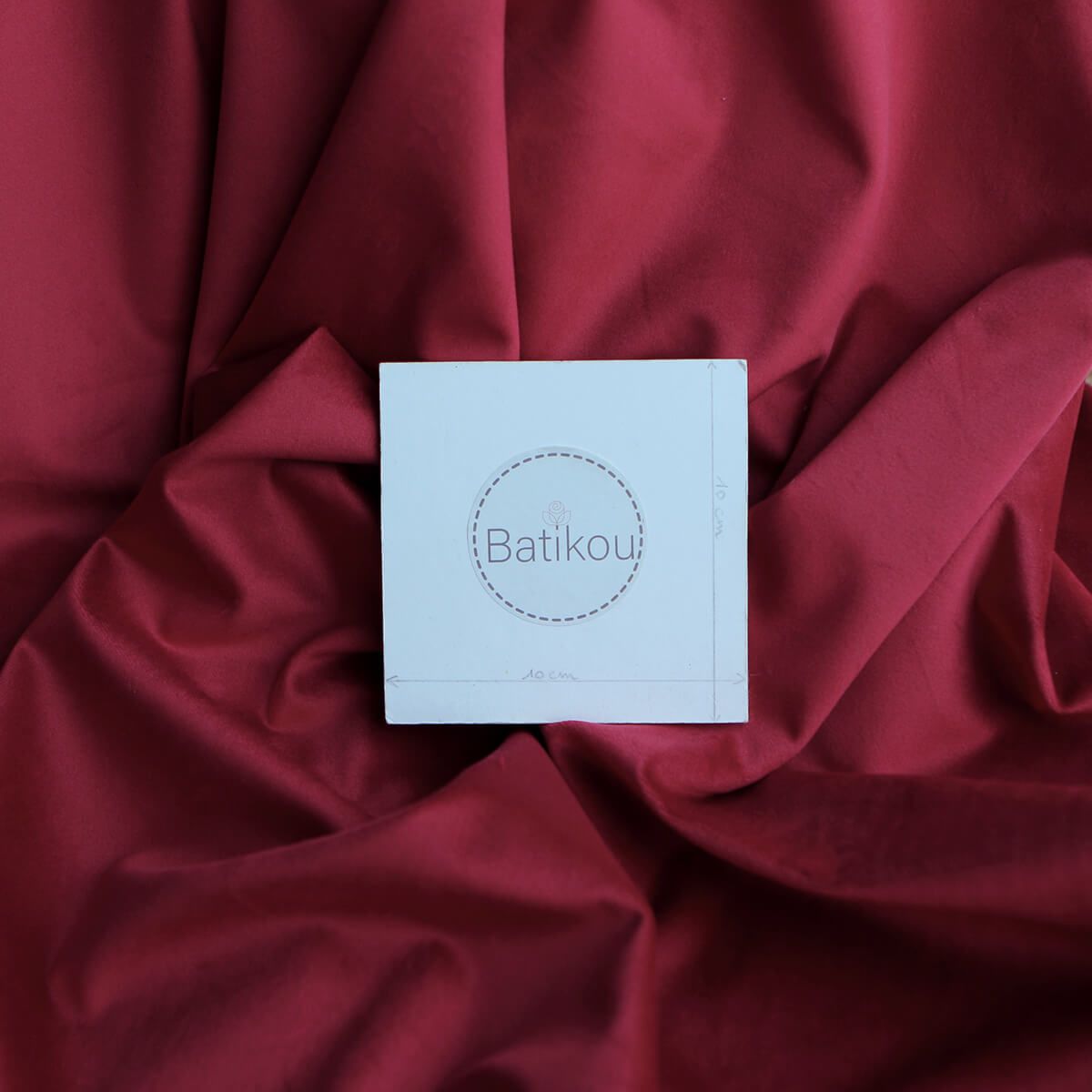 Velours ras coloris rubis