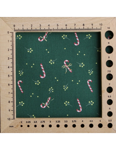 Tissu sergé de coton organique fond vert imprimé cannes à sucre