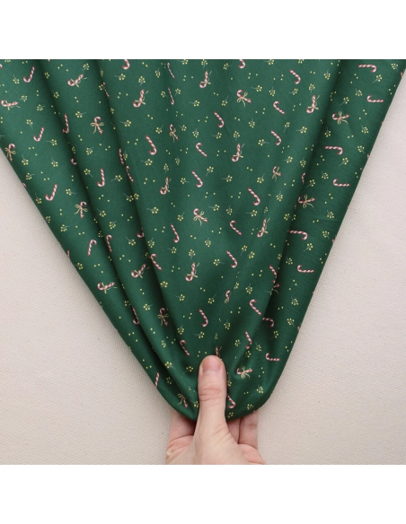 Tissu sergé de coton organique fond vert imprimé cannes à sucre