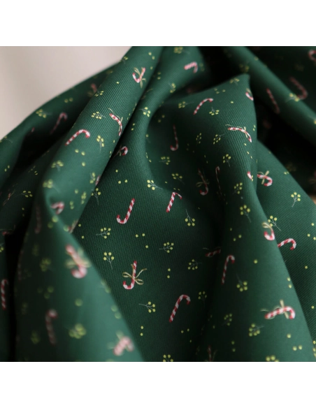 Tissu sergé de coton organique fond vert imprimé cannes à sucre