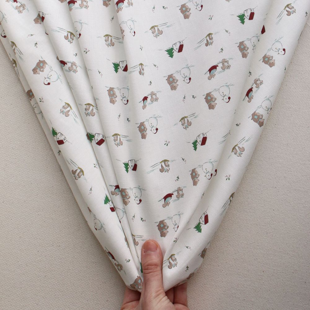Tissu sergé de coton organique imprimé personnages d'hiver