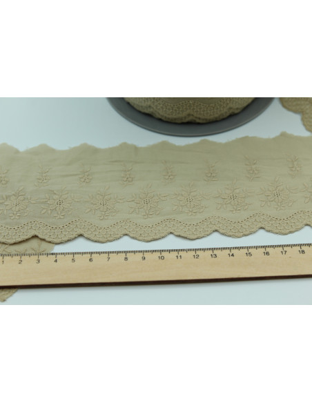 Galon coton broderie anglaise brodé 85mm x 1m grège