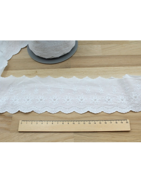 Galon coton broderie anglaise brodé 75mm x 1m blanc