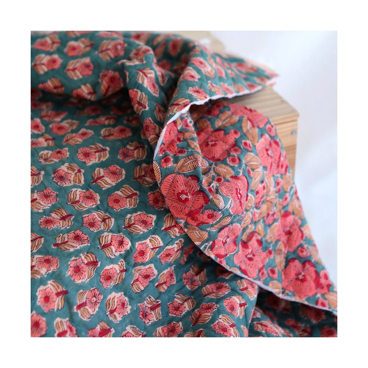 Sahar - Tissu indien matelassé double face coton hand block teal largeur 100cm