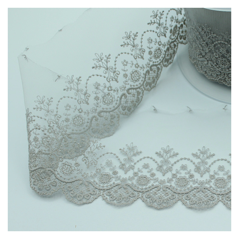 Galon dentelle tulle brodé 95mm x 1m gris clair