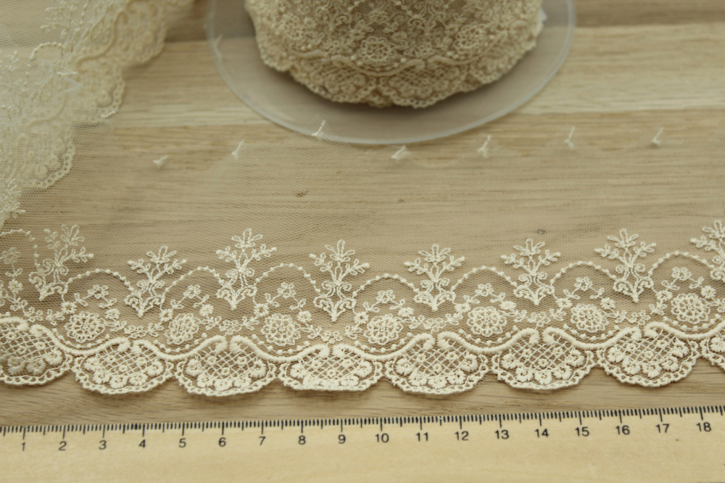 Galon dentelle tulle brodé 95mm x 1m écru