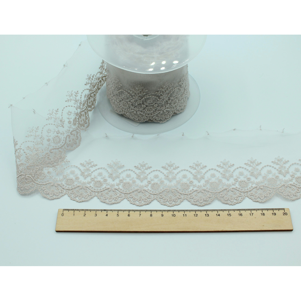 Galon dentelle tulle brodé 95mm x 1m vieux rose grisé Galon dentelle tulle brodé 95mm x 1m vieux rose grisé