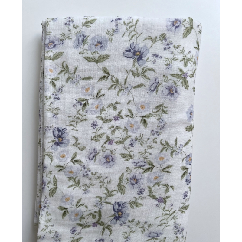 Romy - Double gaze de coton BIO blanc motif bleu poudré et vert Tissus issus de l'agriculture biologique  - 9